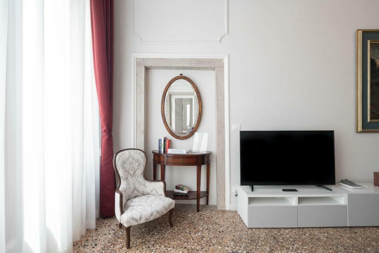 Apartment Ponte Raspi Canal View ヴェネツィア エクステリア 写真